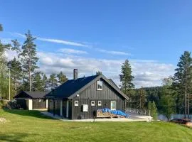 Amazing Home In Årjäng With Lake View