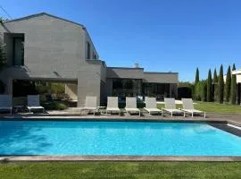 Villa contemporaine avec piscine proche centre de Saint-Rémy-de-Provence - FR-1-599-43