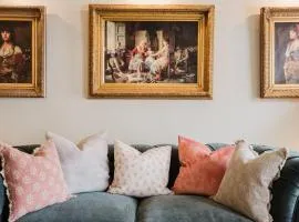 Hicks House - Beautiful Cottage in Leysbourne!