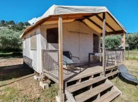Yachting lodge 83