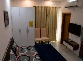 Minimalistic Stay Close to Metro & IT Parks# Garden View