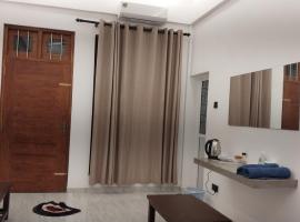 102 1B boossa galle, hotel de playa en Nikawatawana