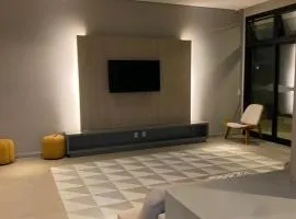 Quarto Individual Confortável em resort no Brás