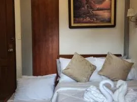 Goldland Caelestis Guest House