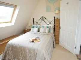 Tarrington Chase - Booklovers Hideaway & Rural Walks
