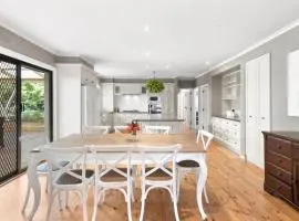 The Gathering House Sleeps 18