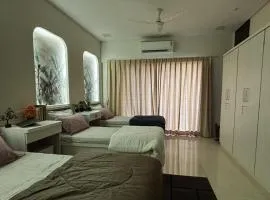 StarLivinn - Students Hostel Yearly Stays