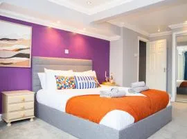 Stylish and Spacious 3-Bed House Free Parking
