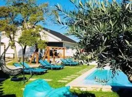 Spacious House in Atalaia with Shared Pool