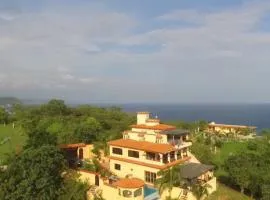 Casa Xcaanda, oceanfront with private pool