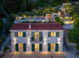 VILLA B2B with heated pool and panoramic sea views
