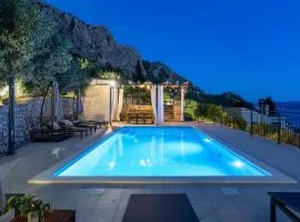 VILLA B2B with heated pool and panoramic sea views