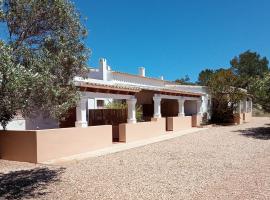 Can Pep Lluquinet, cheap hotel in Es Pujols