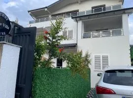 Guest House White Villa