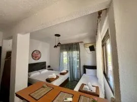 PELEKAN rooms and apartments ATHINA 23