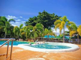 Gems Crystal Blue Resort, Hotel in Sampong
