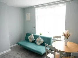 Modern London House With Free Parking & Family Friendly