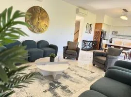 Marassi - Luxurious Twin House with Garden