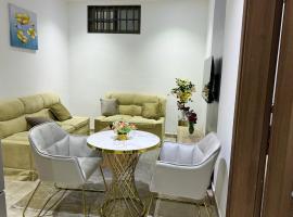 Cozy 1bedroom near airport Dzorwulu power back up accra central, h&ocirc;tel avec piscine &agrave; Trofwi