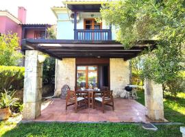 Alexander Dion House โรงแรมในอาฟิโตส