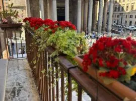 Casa Morgana - The Pantheon Balcony Suite