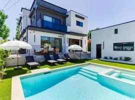 Charming Encino Retreat w/ Pool