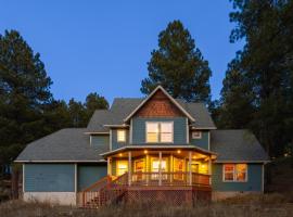 Evergreen Chalet Forest Escape Grill AC Family, hotel in Flagstaff