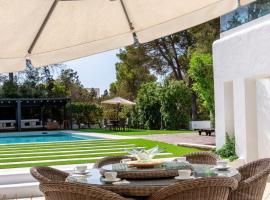 Villa cala tarida, hotel v destinaci Cala Tarida