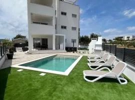 VILA VASILJ dein eigener Pool oder dein eigener Whirlpool mit Aussicht, dein Urlaub, deine Privatsphäre, deine Wahl