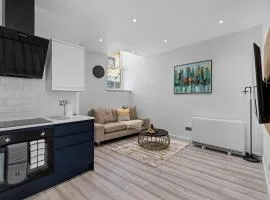 Serene Haven - 2 min from Station - Free Parking - Courtyard