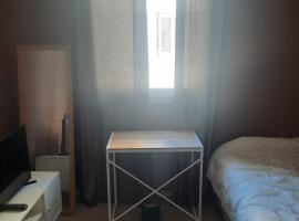 Chambre moderne meublé, hotel v destinaci Saint-Étienne
