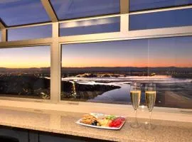 Winter Escape with Panoramic Views and Total Privacy