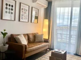 Central Lakeview Apartment near ANU - free parking