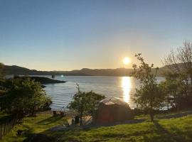 Kleppa Gard & Glamping, hotel a Hjelmeland