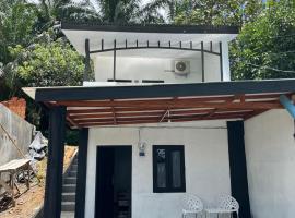 Jungle Edie Guesthouse & Jungle Trekking, ξενοδοχείο σε Bukit Lawang