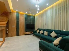 Sayali Sanchi 3BHK with Jacuzzi ,Game room