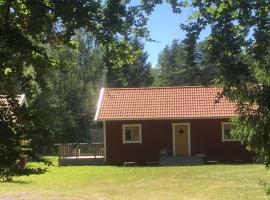Lantligt sommarställe med närhet till Byrum & Böda, hotel v destinaci Löttorp