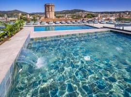 Mercè, Hotel in Pineda de Mar