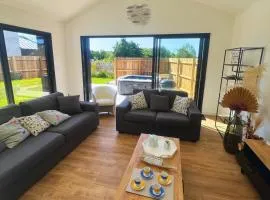 IDEAL - Villa, jaccuzi & jardin privé - 1 à 11 personnes - proche plage & bourg