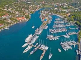 Sun Studio Apartment