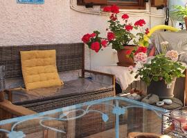 Peace&love-sea studio, hotel que aceita pets em Poros
