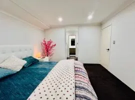 Modern King Suite on Swan Valley Doorstep