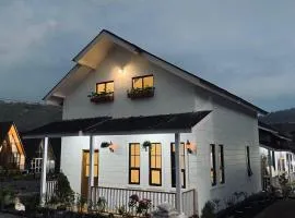 Mahkota Swiss Villa Dieng