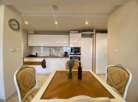 Robinzon Beach 3BD Lux apartment by Flat Mаnager