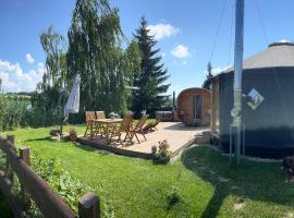 Yary Yurt, hotel v destinaci Všeruby