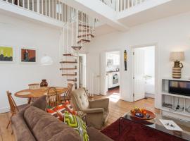 LARGE SHOREDITCH 2/DBL BED LOFT APT, hôtel à Londres