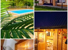 Osada Modrzewiowe Wzgórze - Podgrzewany Basen Zewnętrzny, Bieszczady, Wańkowa, Solina, Polańczyk, hotel in Ustrzyki Dolne
