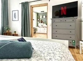 COZEE - Cozy 2-room Apartment with Netflix