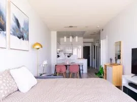 VIP Wing 2 Queen Beds - CN Tower & Lakeside - Free Parking