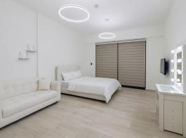 Nice Studio for rent at Jumeirah Village Circle Dubai, ξενοδοχείο σε Sabkhah